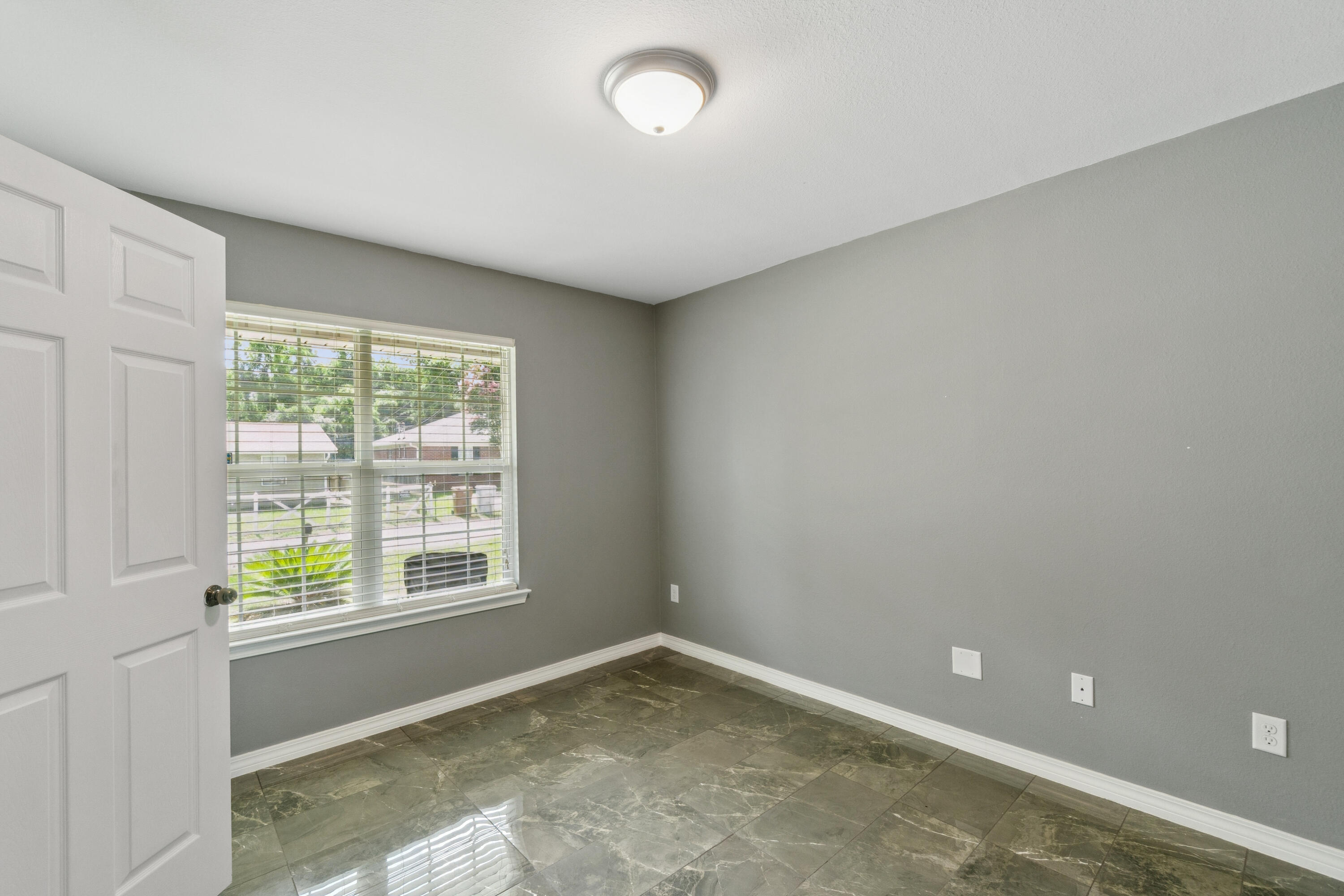 CRESCENT SHORES - Residential