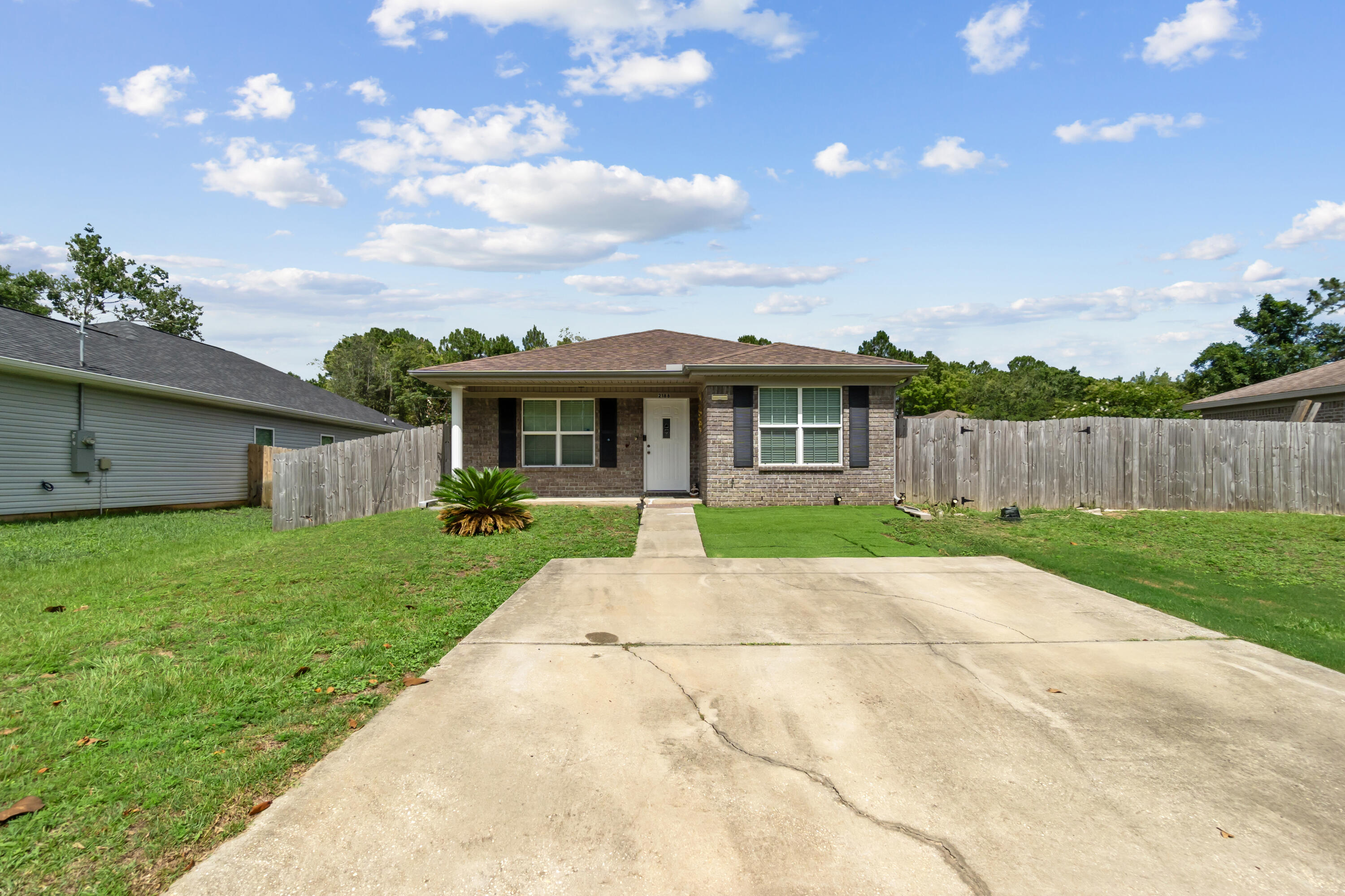 CRESCENT SHORES - Residential