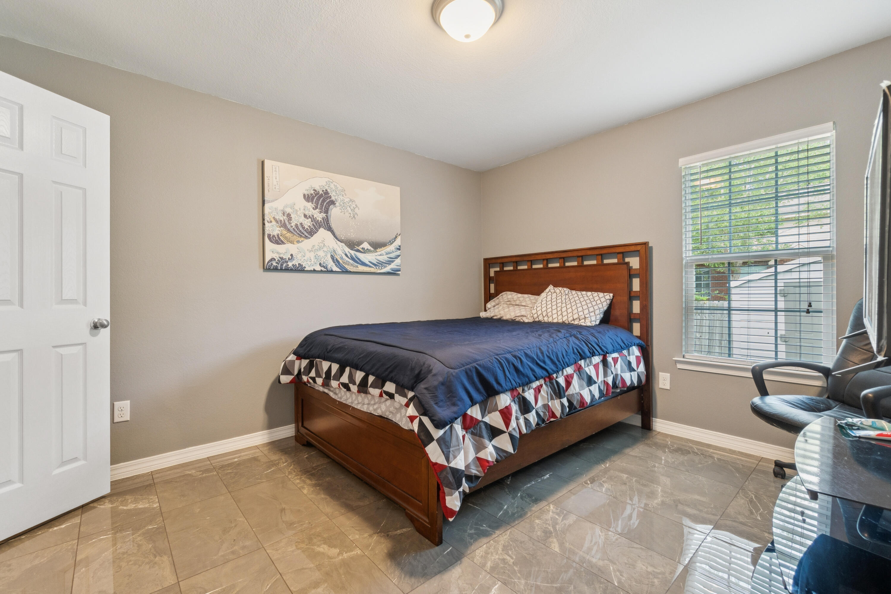 CRESCENT SHORES - Residential