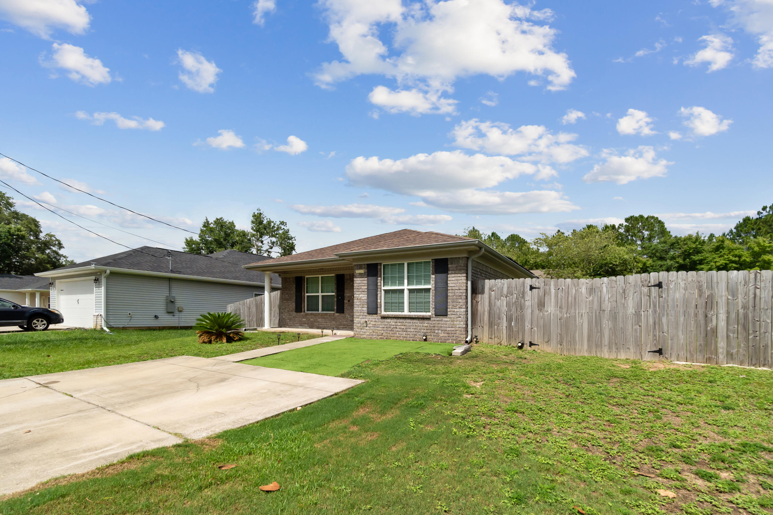 CRESCENT SHORES - Residential
