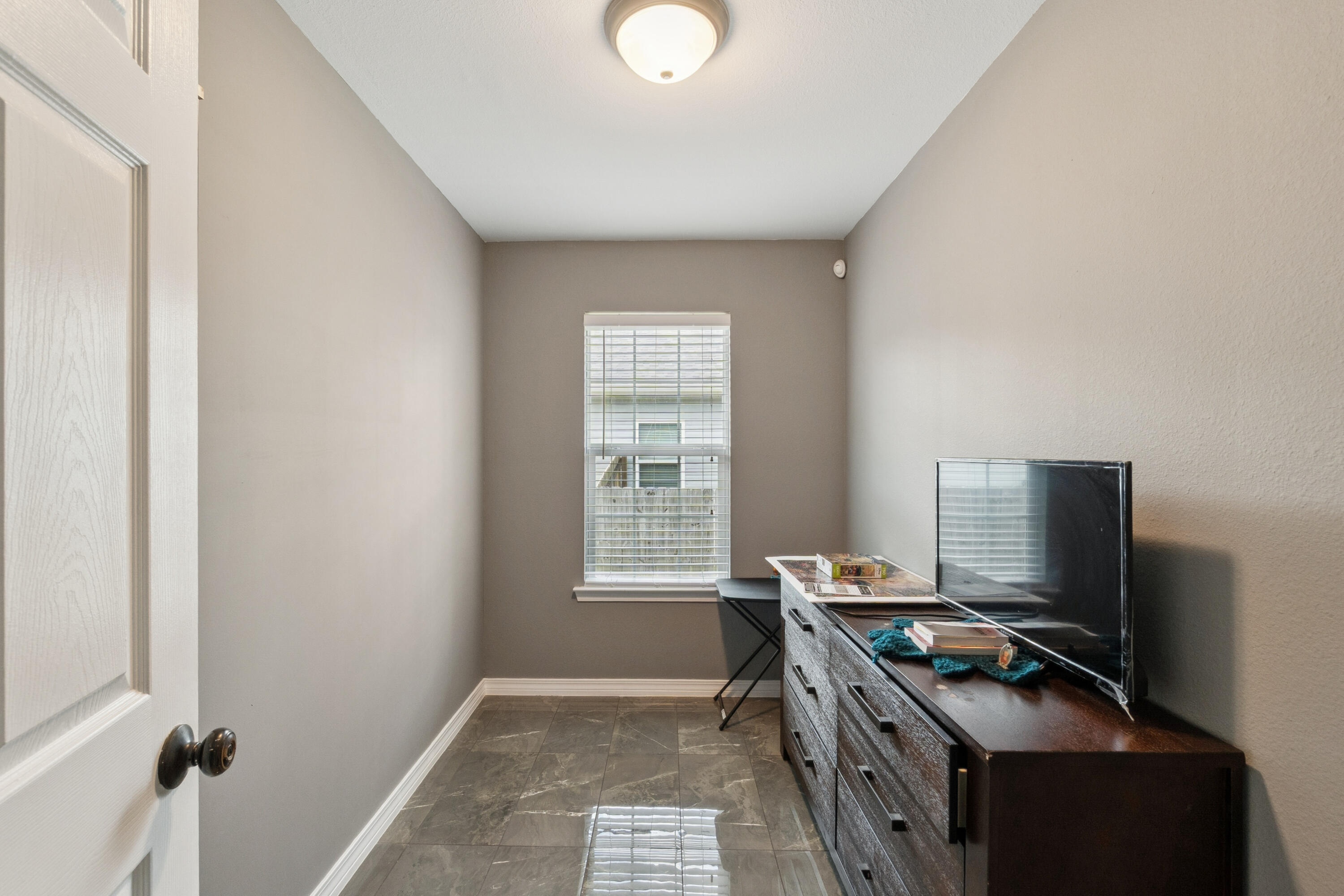 CRESCENT SHORES - Residential