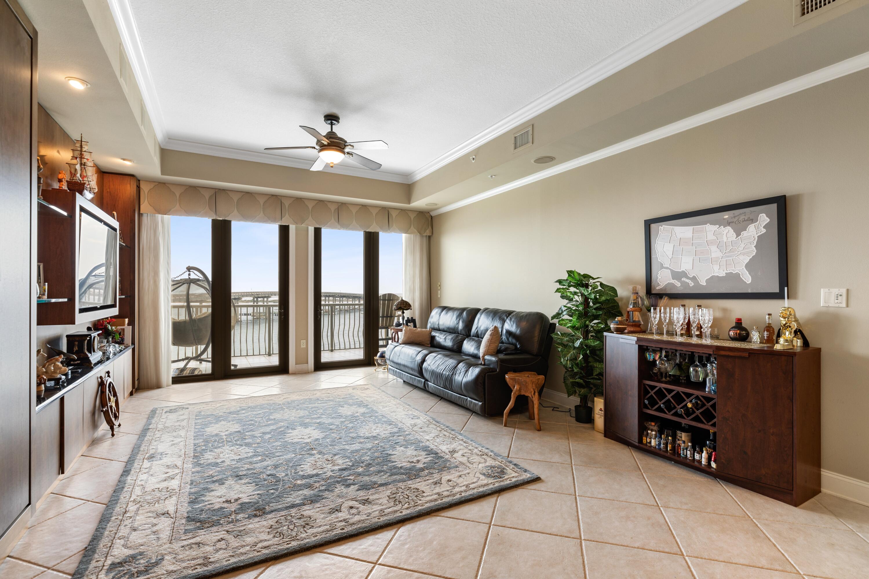 SIDES MORENO POINT WEST - Residential