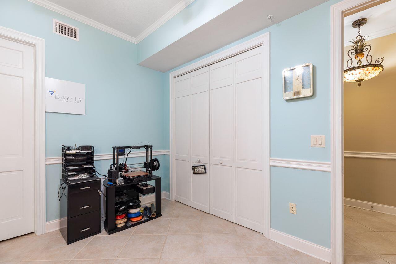 SIDES MORENO POINT WEST - Residential