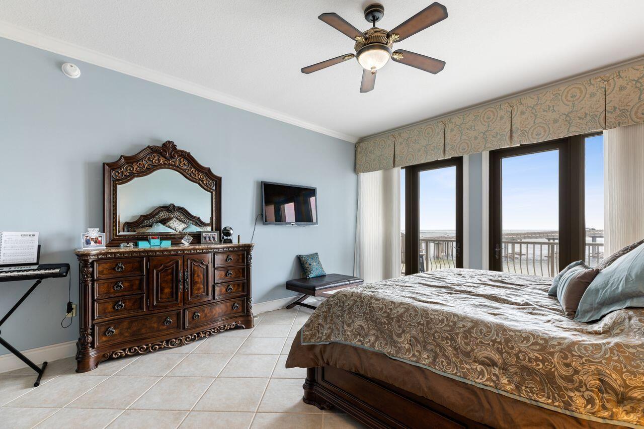 SIDES MORENO POINT WEST - Residential