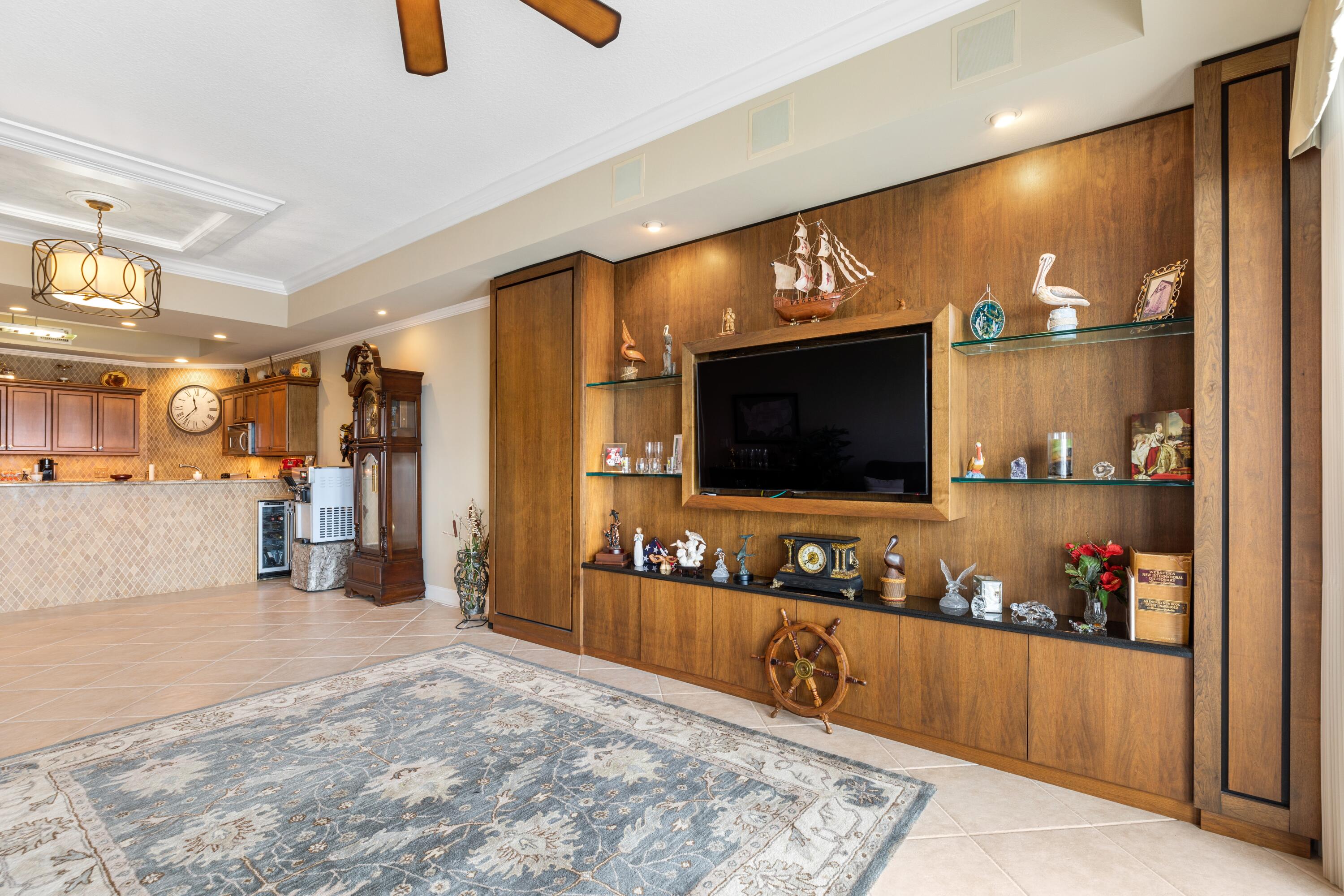 SIDES MORENO POINT WEST - Residential