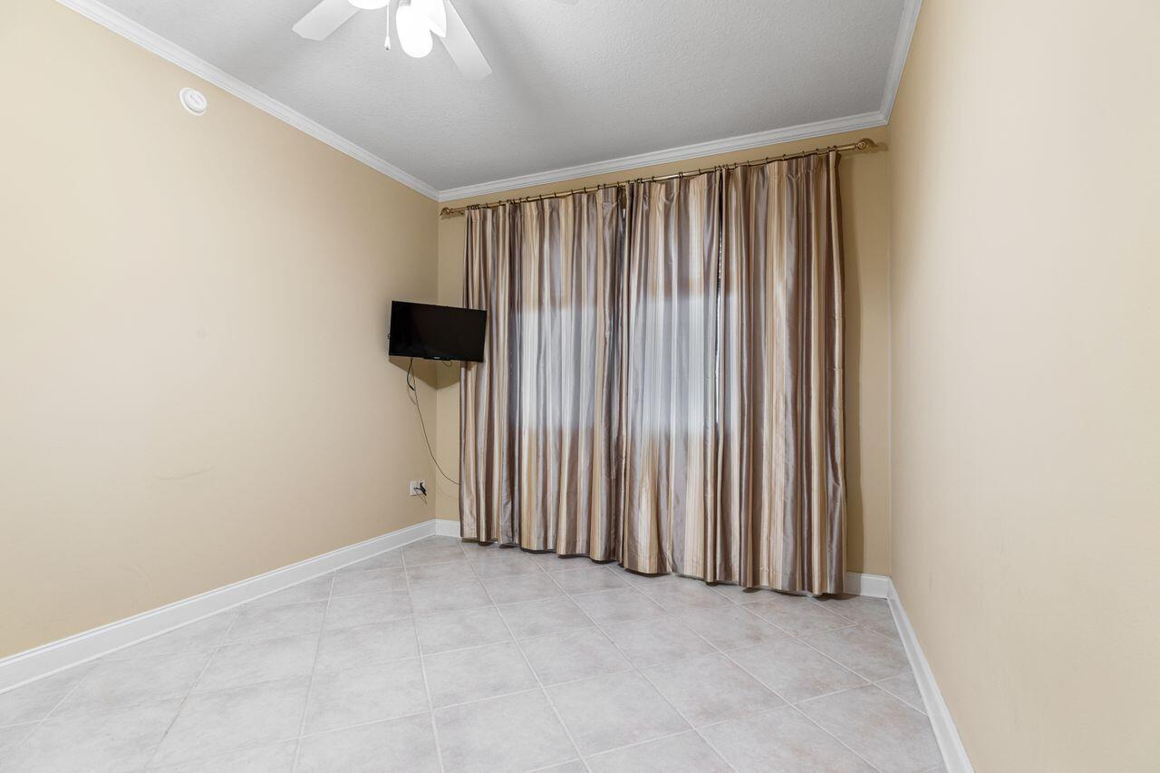 SIDES MORENO POINT WEST - Residential