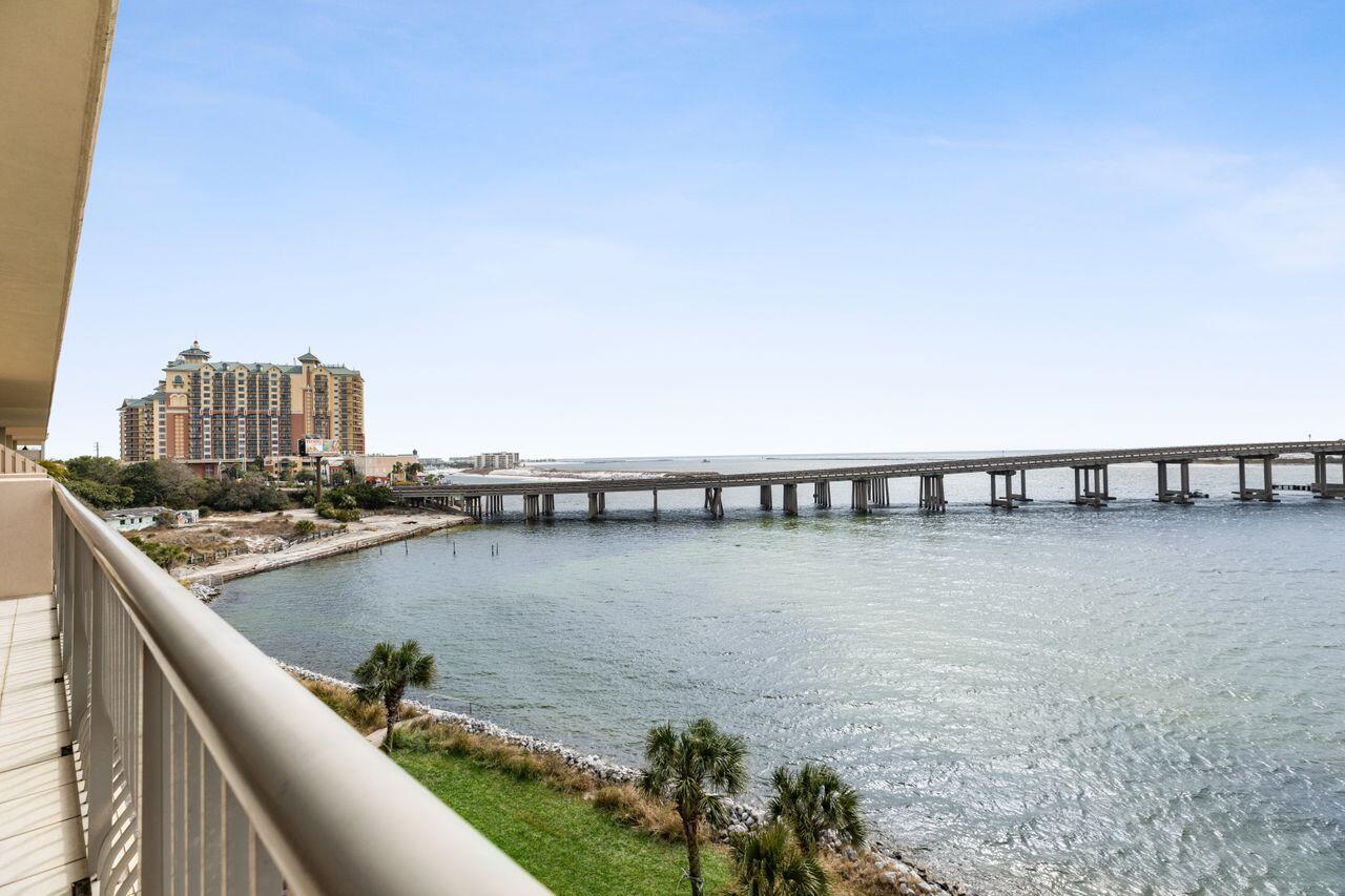 SIDES MORENO POINT WEST - Residential