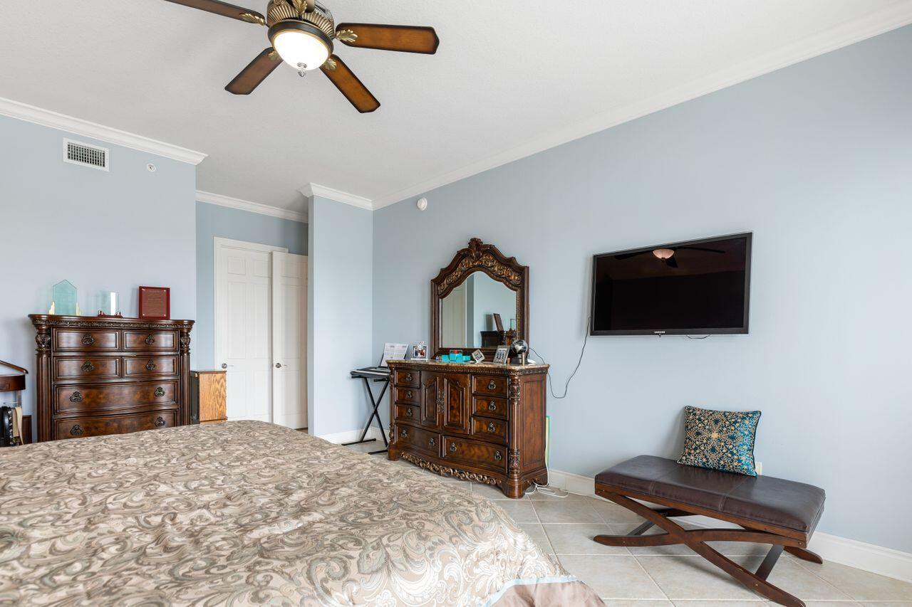 SIDES MORENO POINT WEST - Residential