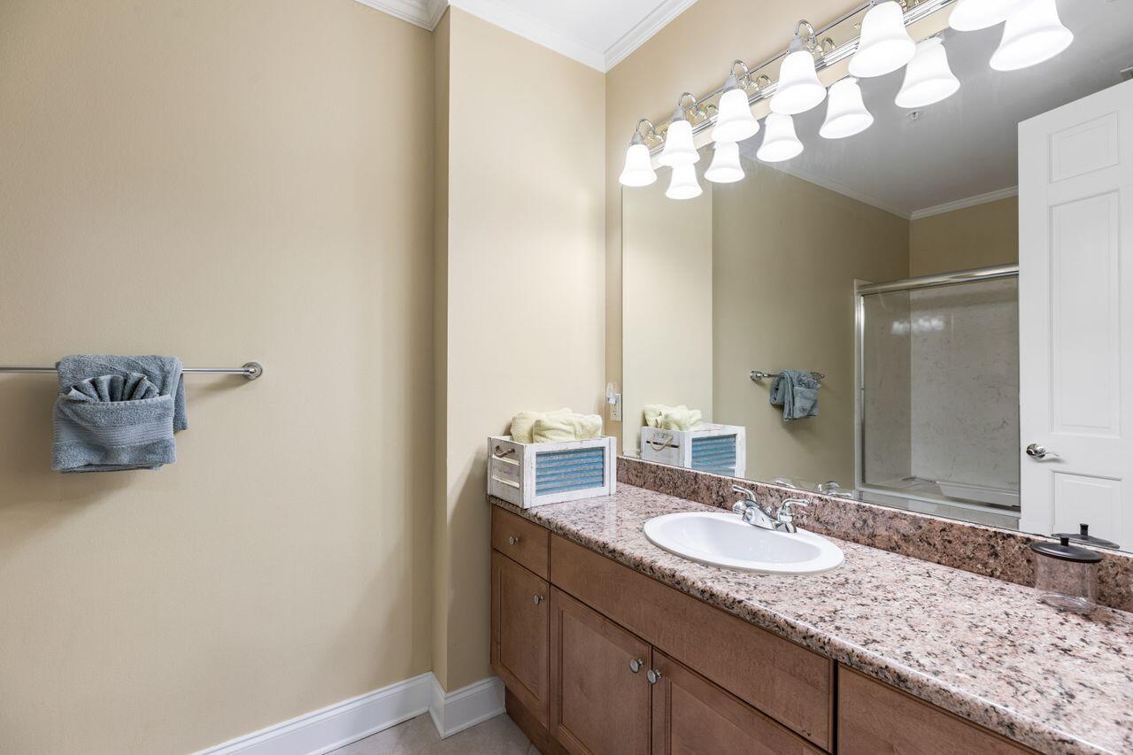 SIDES MORENO POINT WEST - Residential