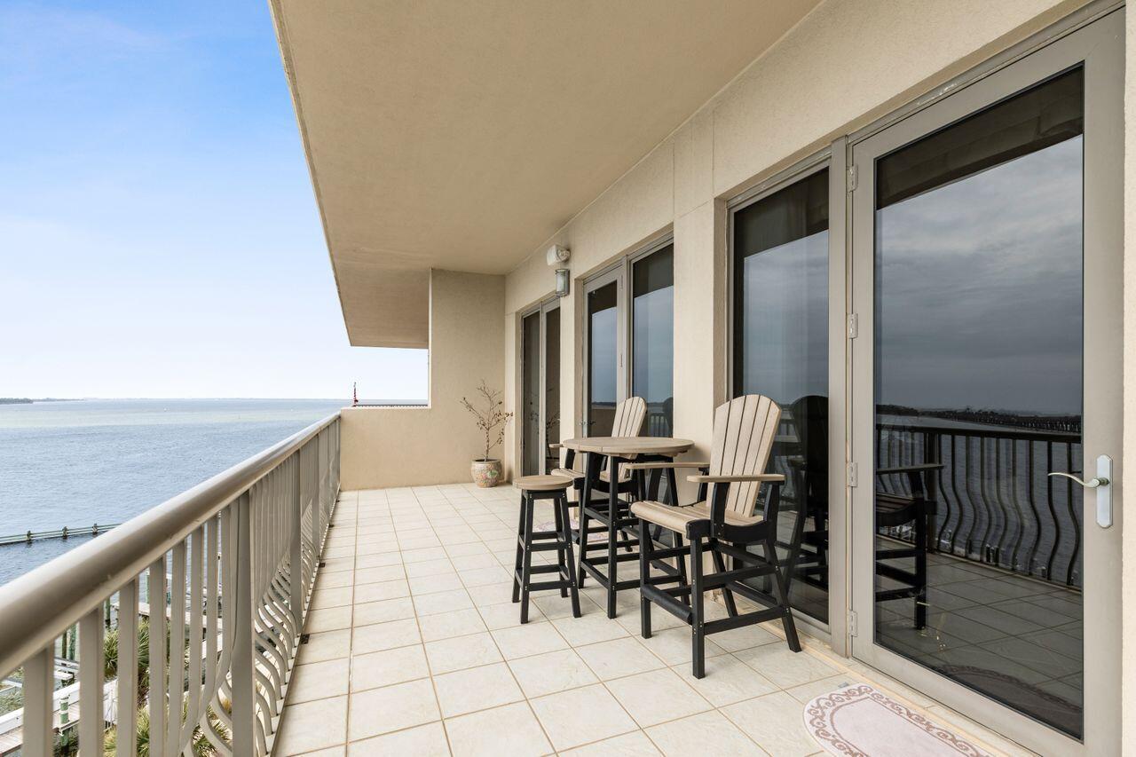 SIDES MORENO POINT WEST - Residential