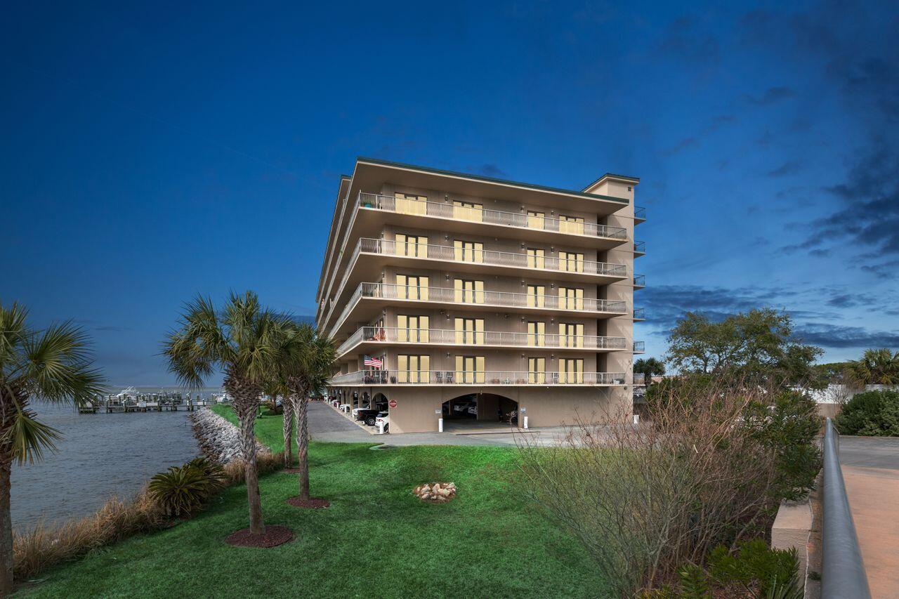 SIDES MORENO POINT WEST - Residential