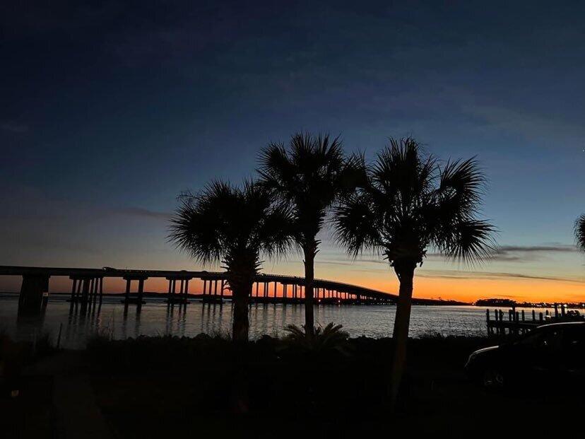 SIDES MORENO POINT WEST - Residential