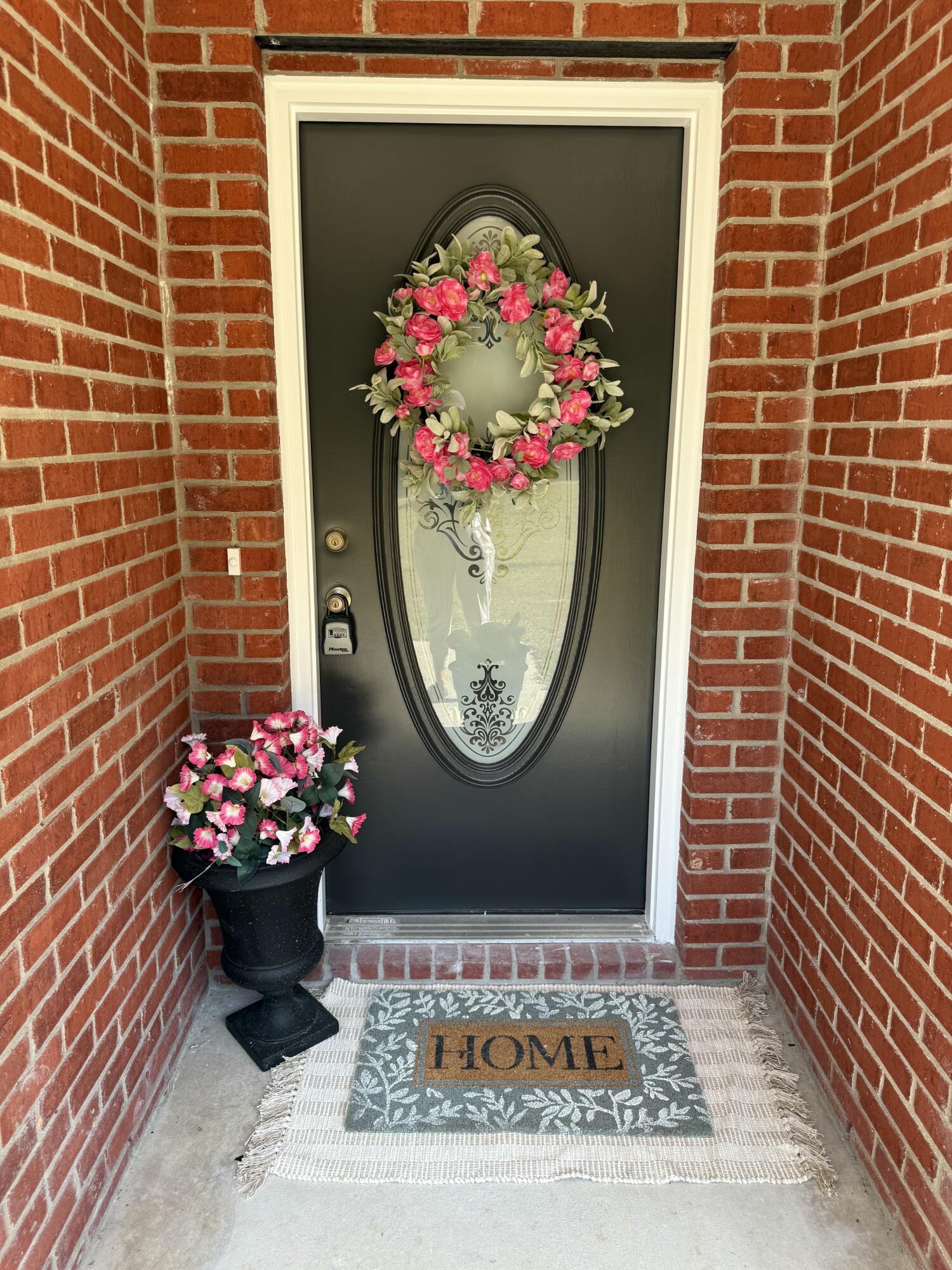 Sitting on almost half an acre in the heart of Crestview.This gorgeous home was recently refreshed with brand new countertops, new flooring, new paint, new faucets, new appliances. Built in Fireplace.Brand New Water Heater. Sellers will install a new roof at closing.