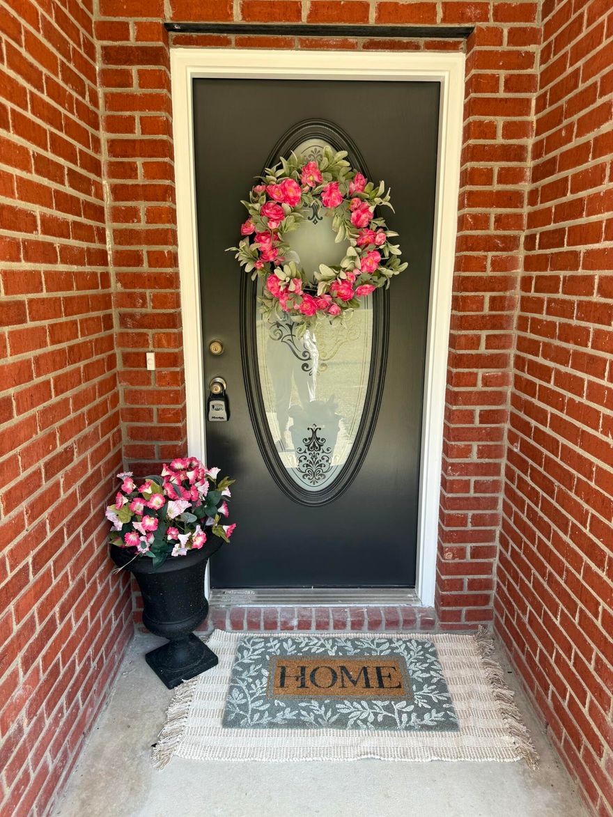 Sitting on almost half an acre in the heart of Crestview.This gorgeous home was recently refreshed with brand new countertops, new flooring, new paint, new faucets, new appliances. Built in Fireplace.Brand New Water Heater. Sellers will install a new roof at closing.