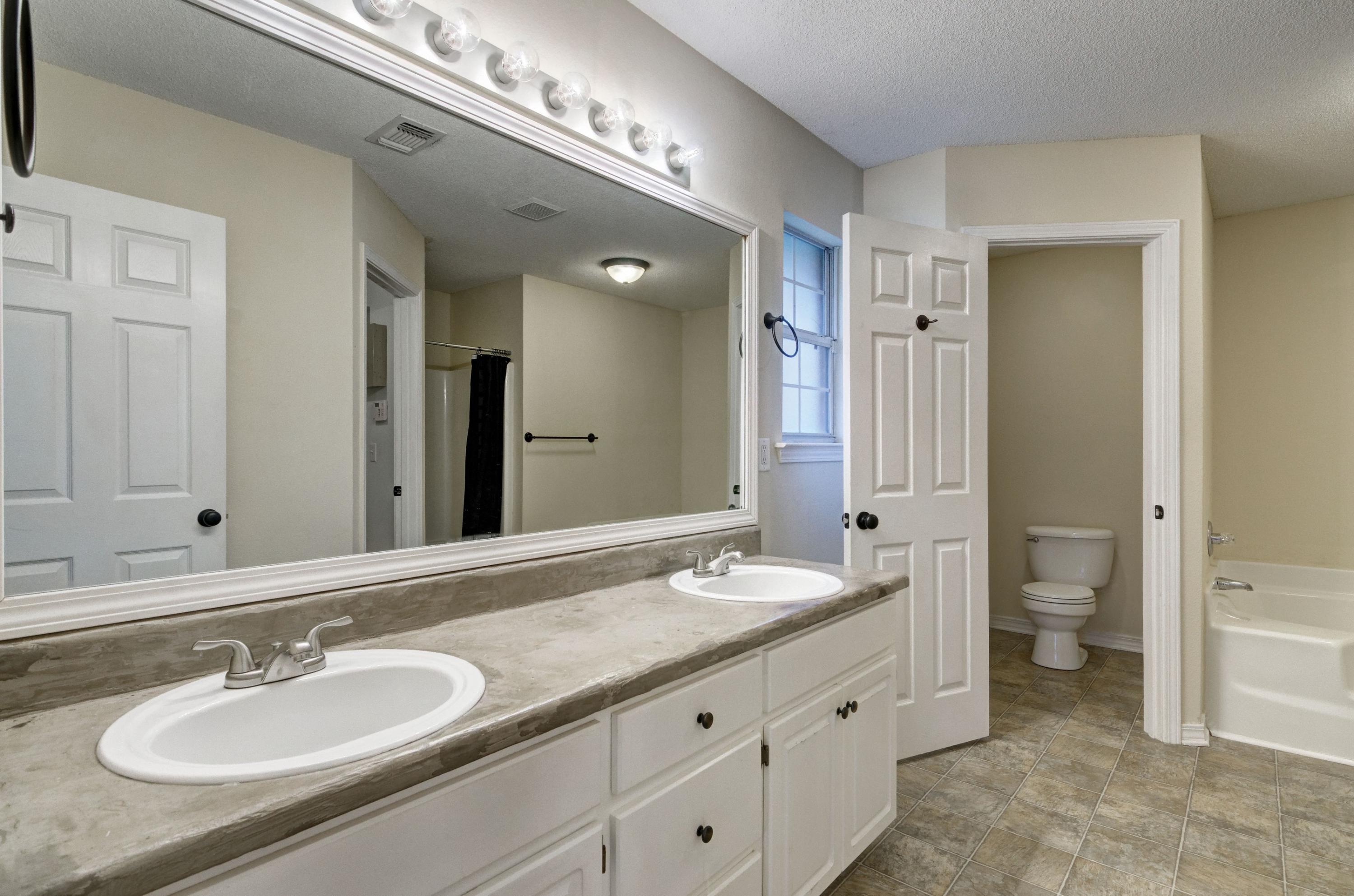 HAMPTON RIDGE ESTATES - Residential