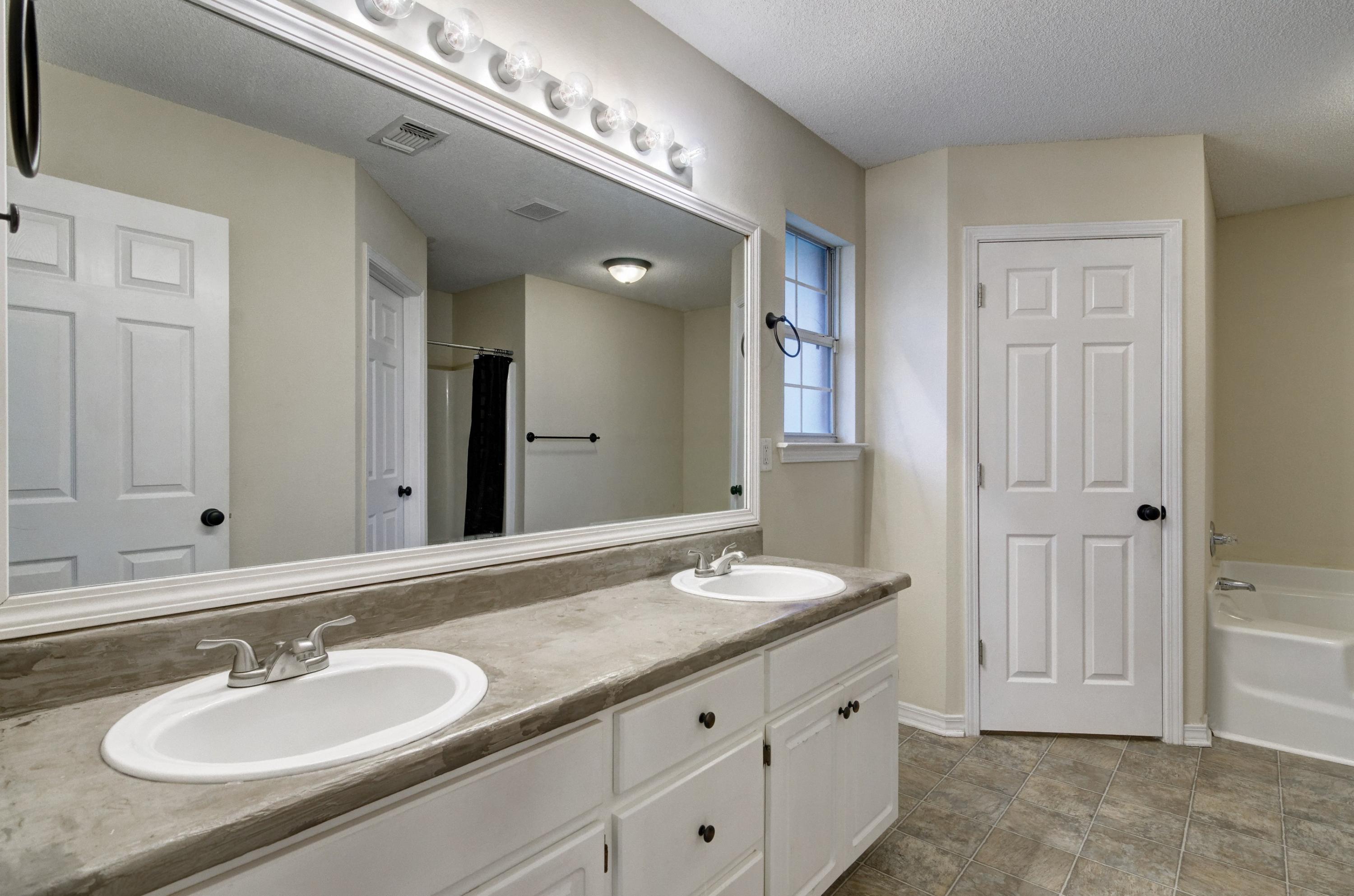 HAMPTON RIDGE ESTATES - Residential