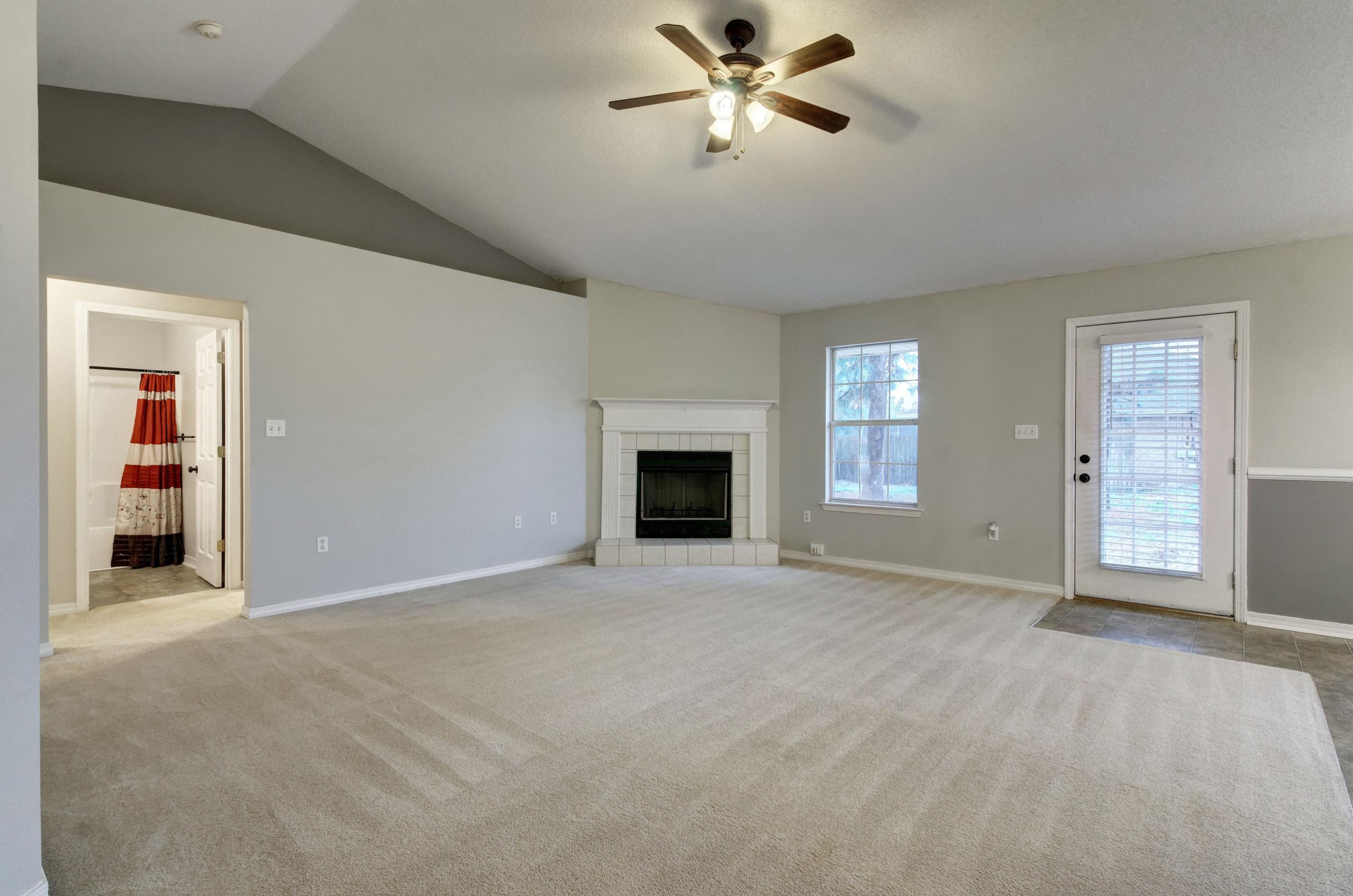 HAMPTON RIDGE ESTATES - Residential