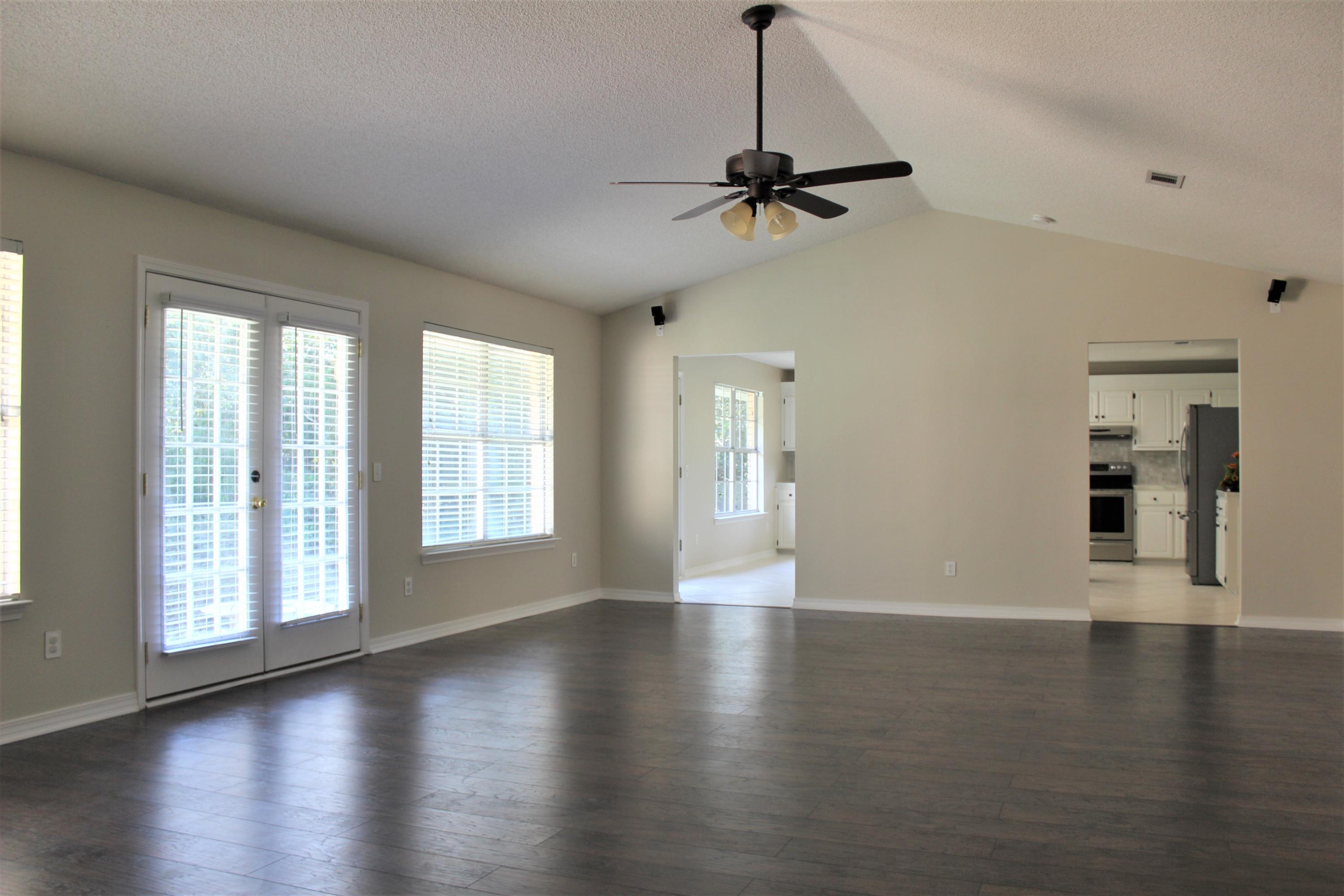 CHEROKEE BEND S/D - Residential