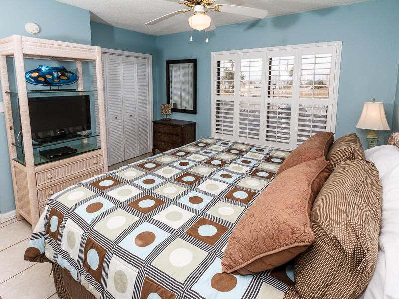 EMERALD TOWERS WEST CONDO - Residential