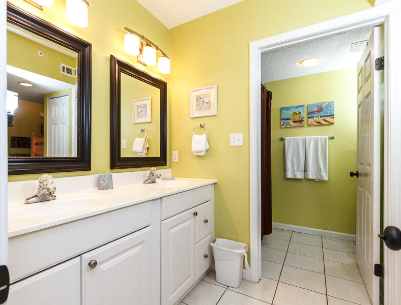 EMERALD TOWERS WEST CONDO - Residential