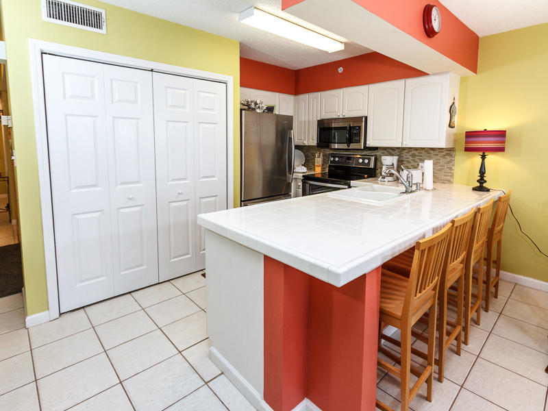 EMERALD TOWERS WEST CONDO - Residential