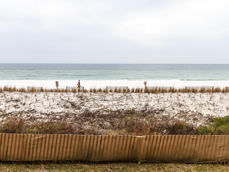 EMERALD TOWERS WEST CONDO - Residential