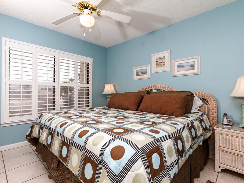 EMERALD TOWERS WEST CONDO - Residential