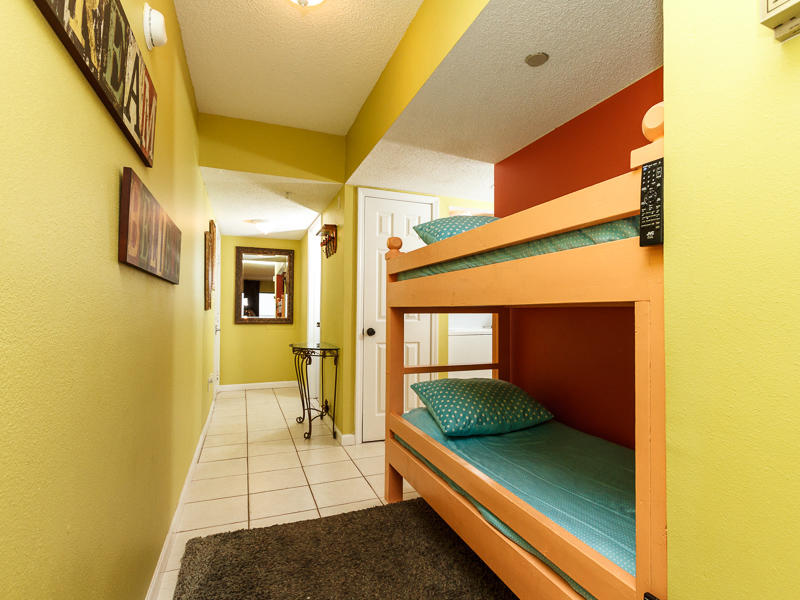 EMERALD TOWERS WEST CONDO - Residential