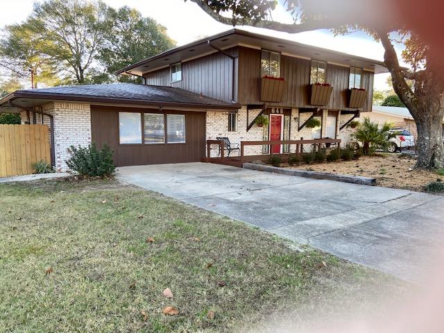 Country Club Est 1st lot 24 blk J - Residential