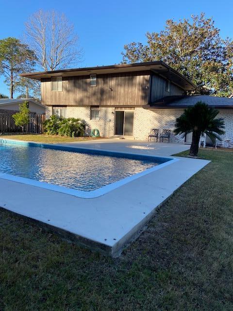 Country Club Est 1st lot 24 blk J - Residential