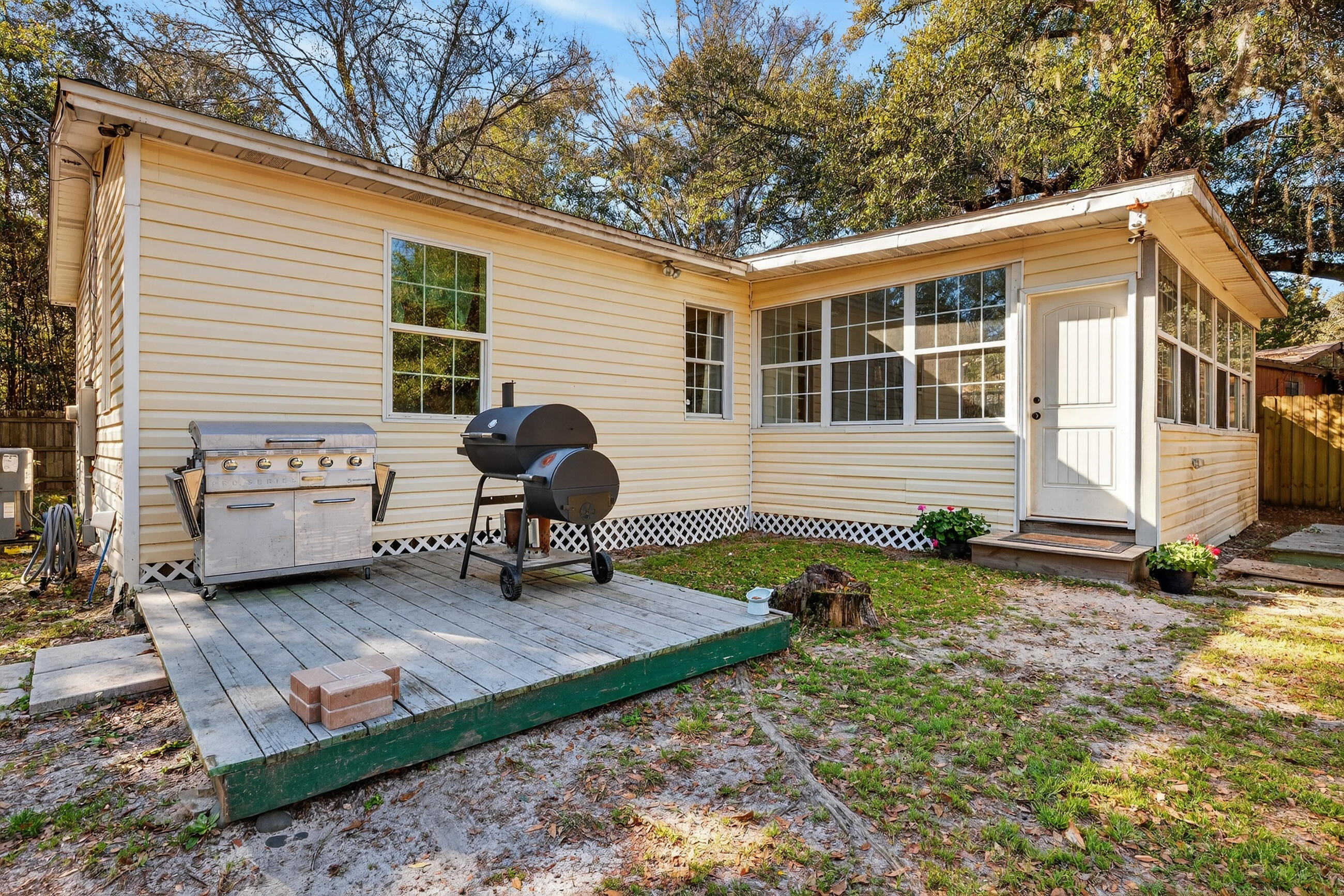 NO RECORDED SUBDIVISION - Residential