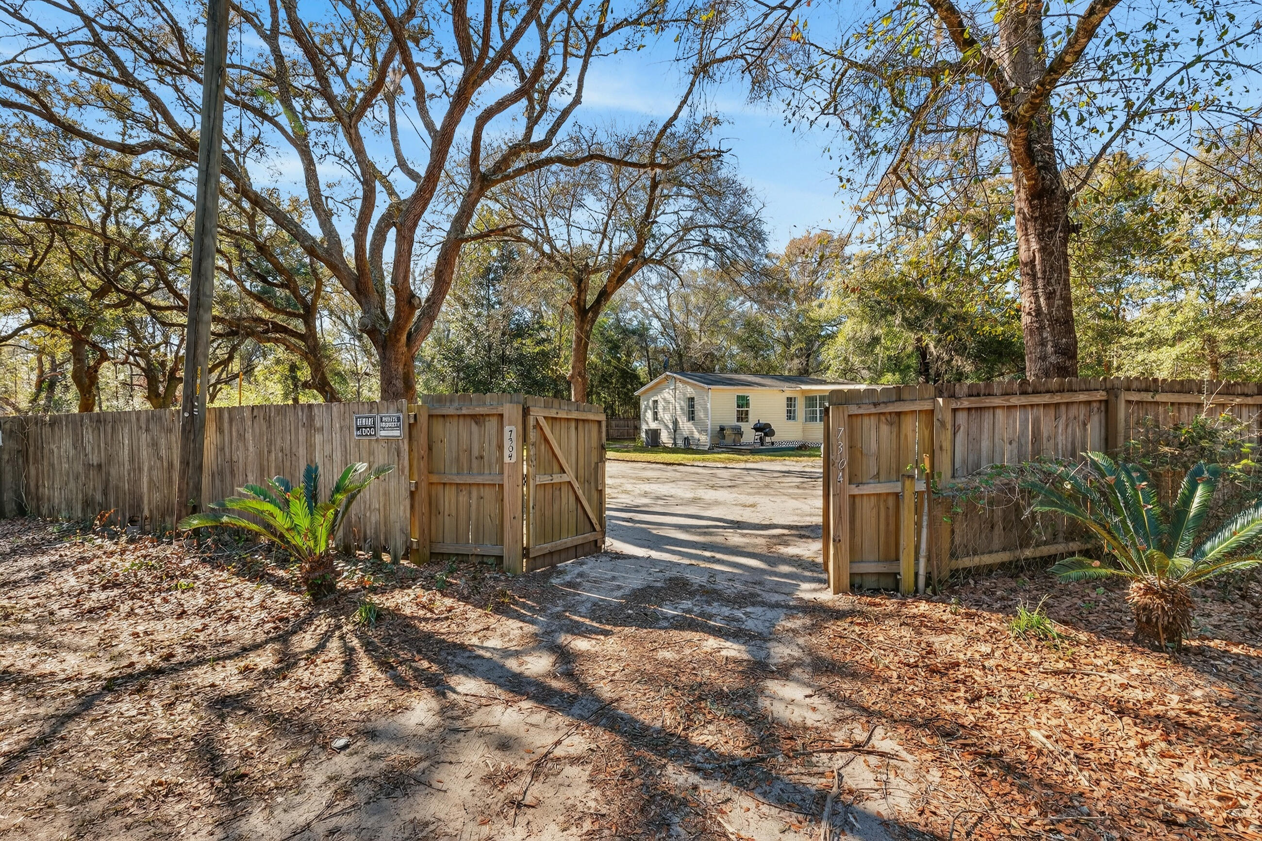 NO RECORDED SUBDIVISION - Residential