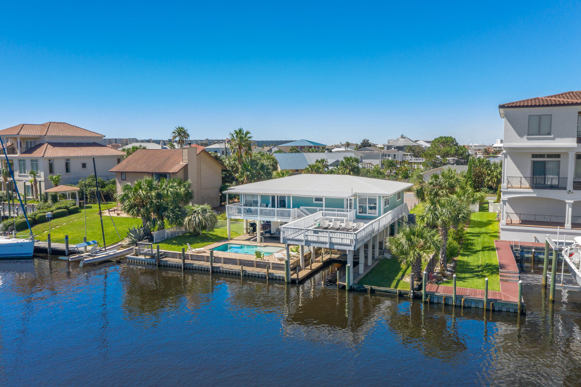 HOLIDAY ISLE - Residential