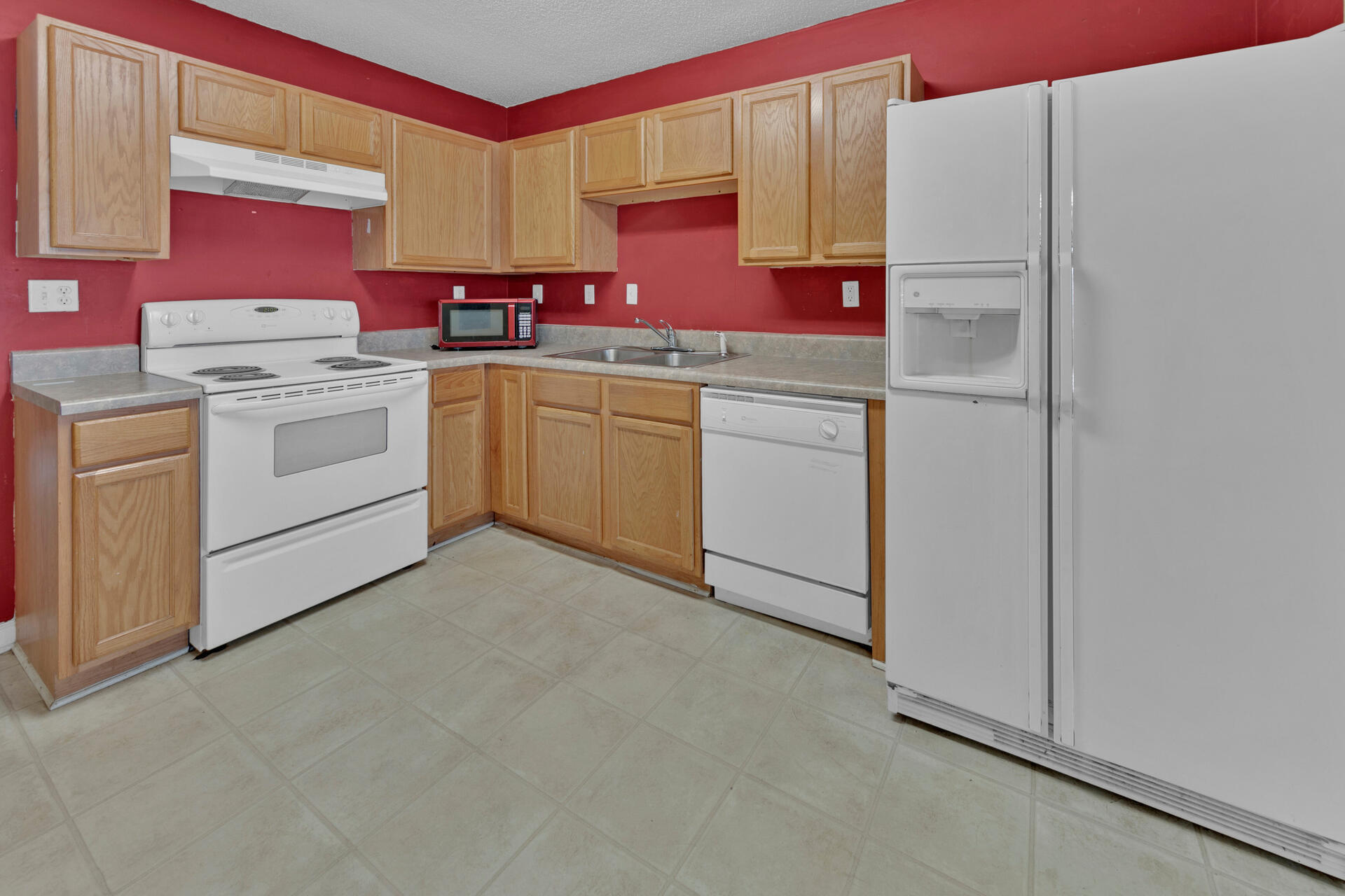 ROLLING PINES - Residential