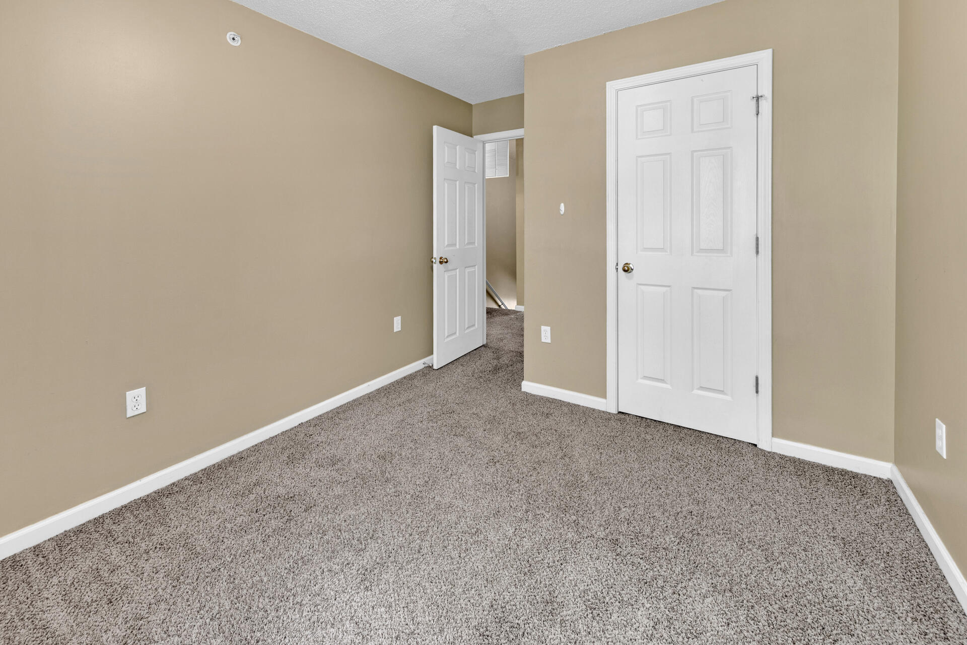 ROLLING PINES - Residential