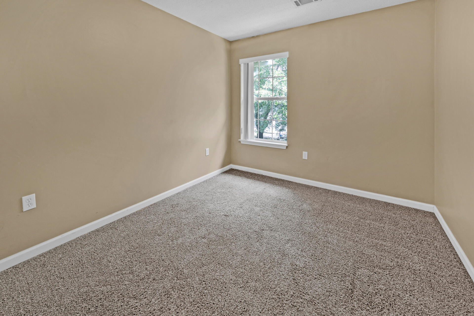 ROLLING PINES - Residential