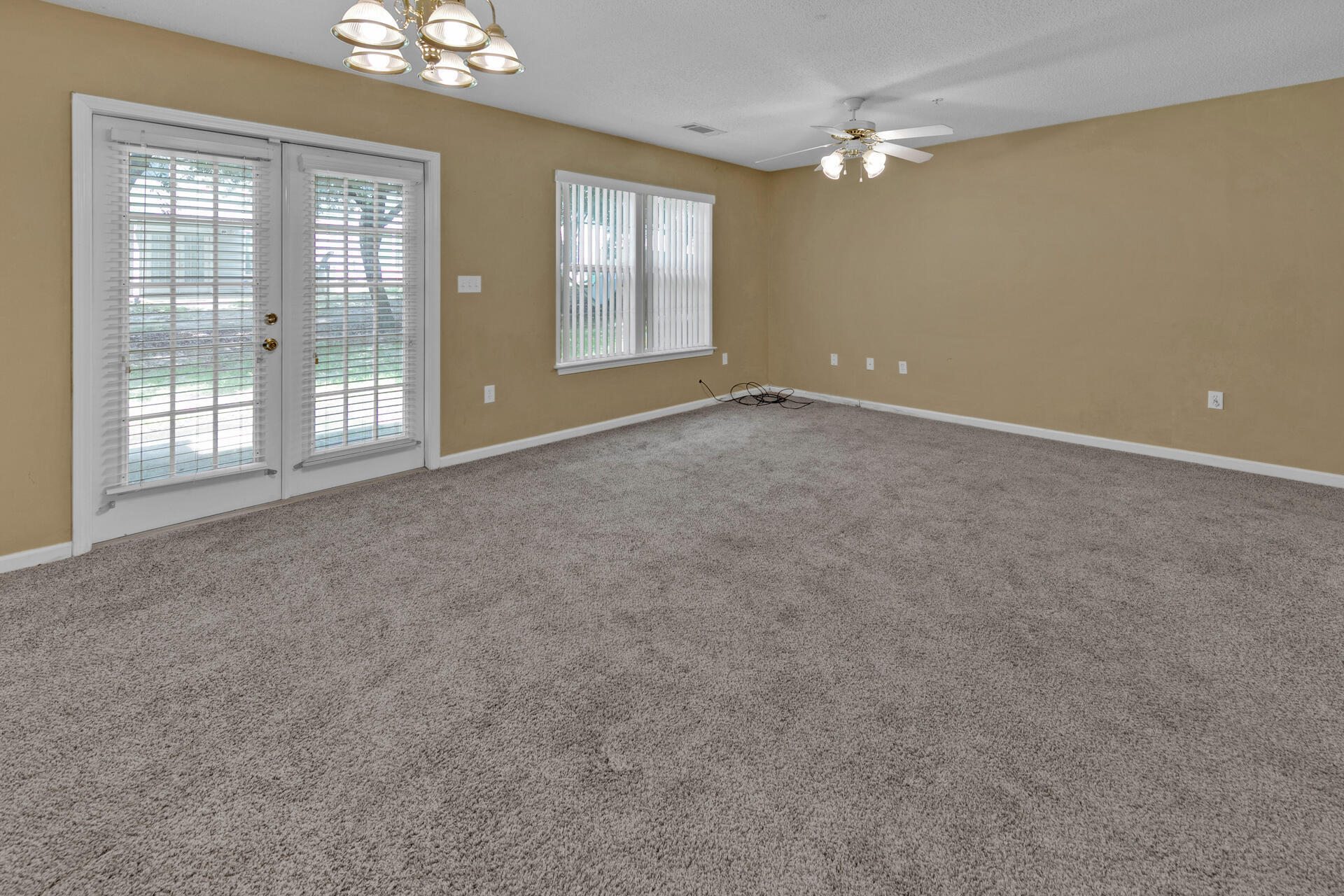 ROLLING PINES - Residential