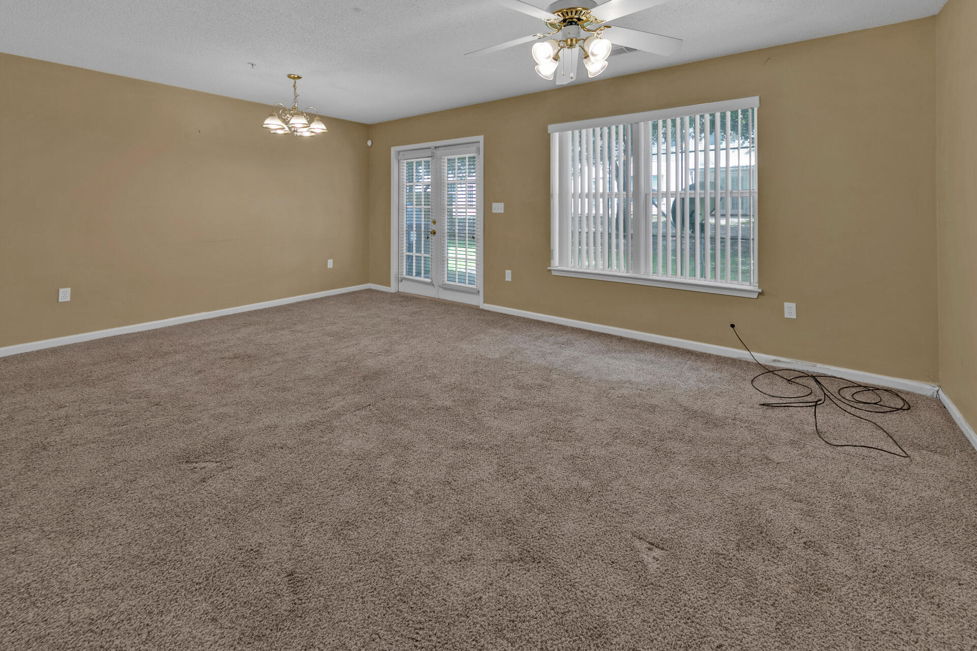 ROLLING PINES - Residential