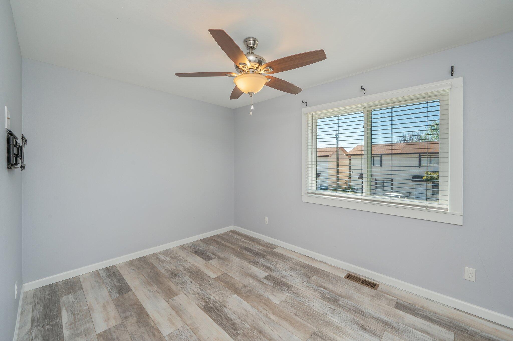 INDIAN HILLS - Residential Lease