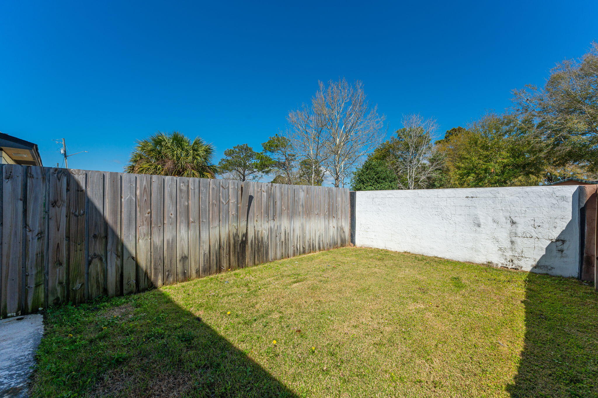 INDIAN HILLS - Residential Lease
