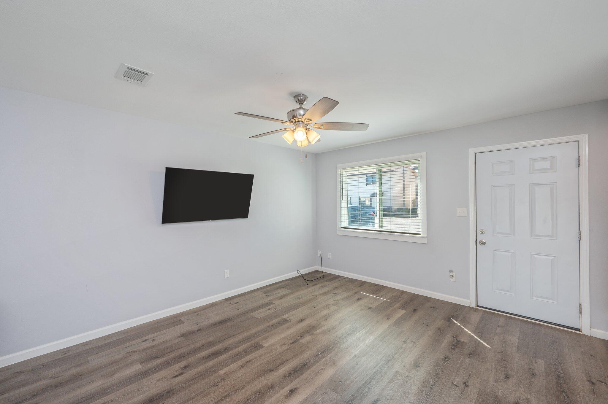 INDIAN HILLS - Residential Lease