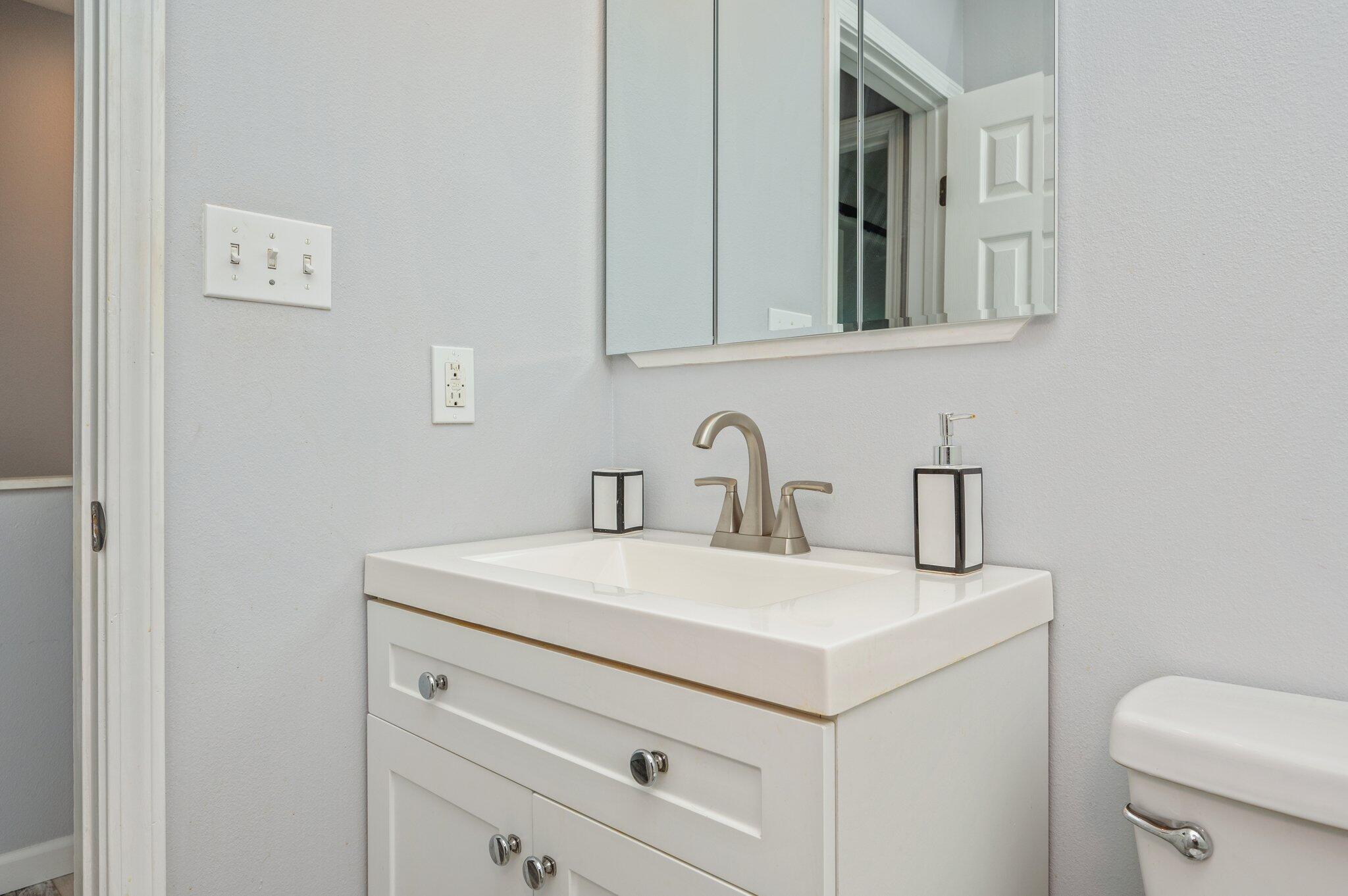 INDIAN HILLS - Residential Lease