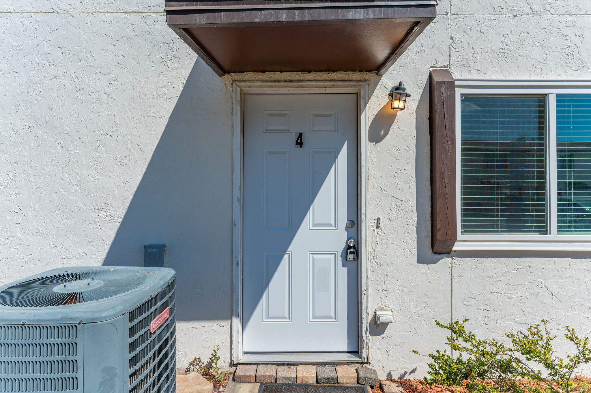 INDIAN HILLS - Residential Lease