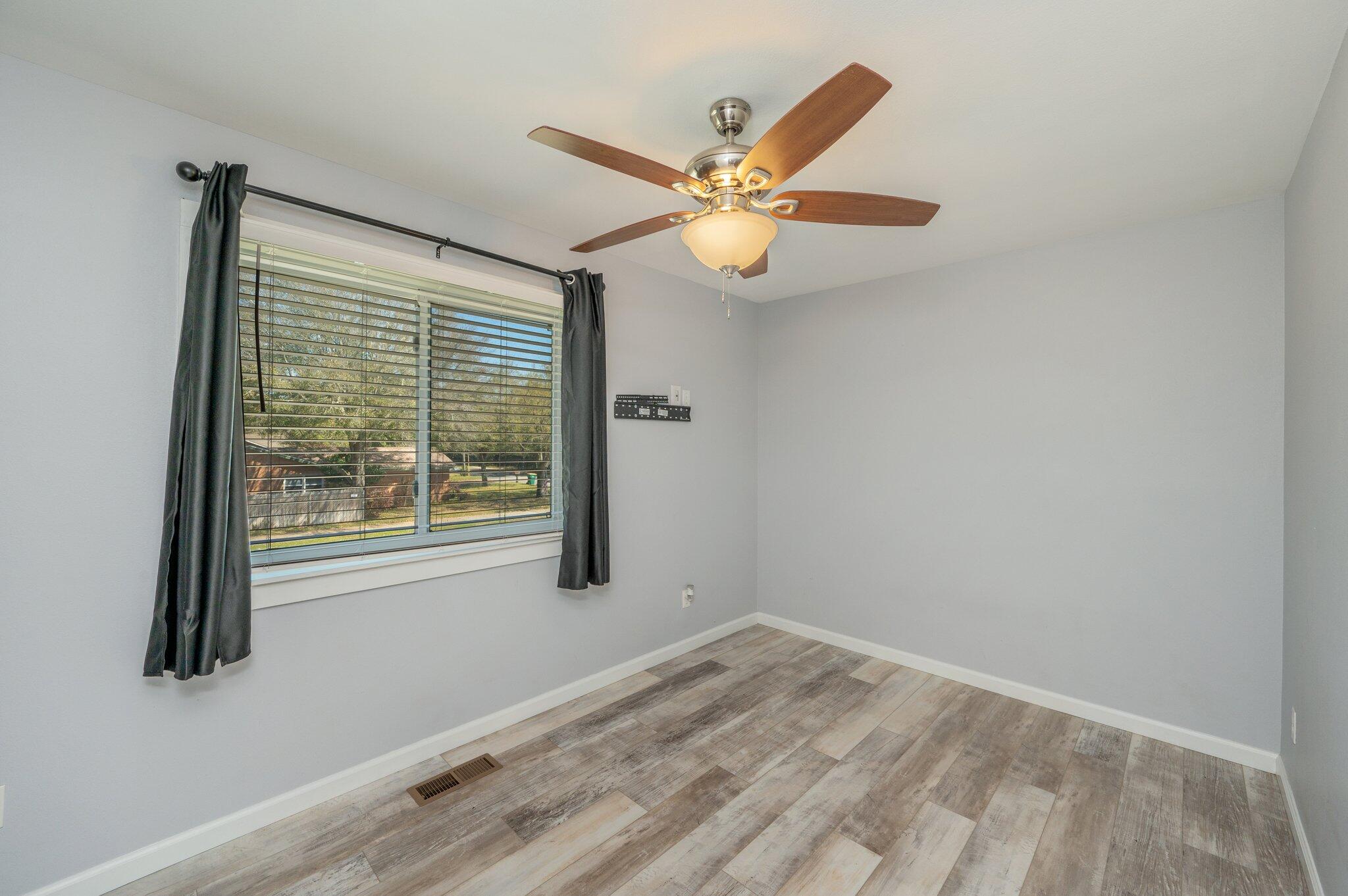 INDIAN HILLS - Residential Lease