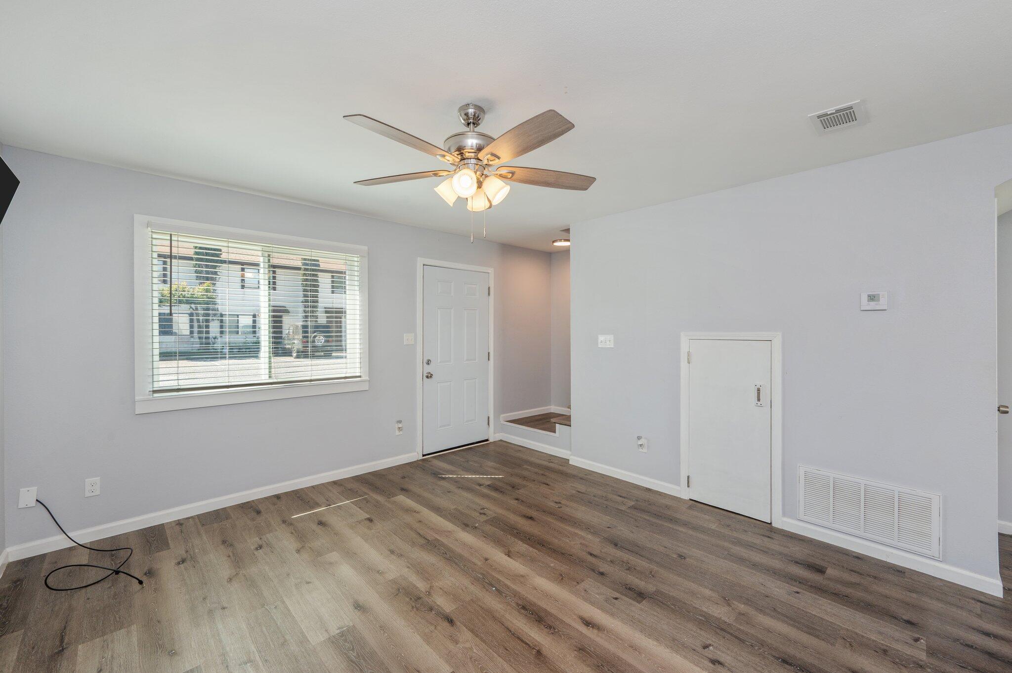 INDIAN HILLS - Residential Lease