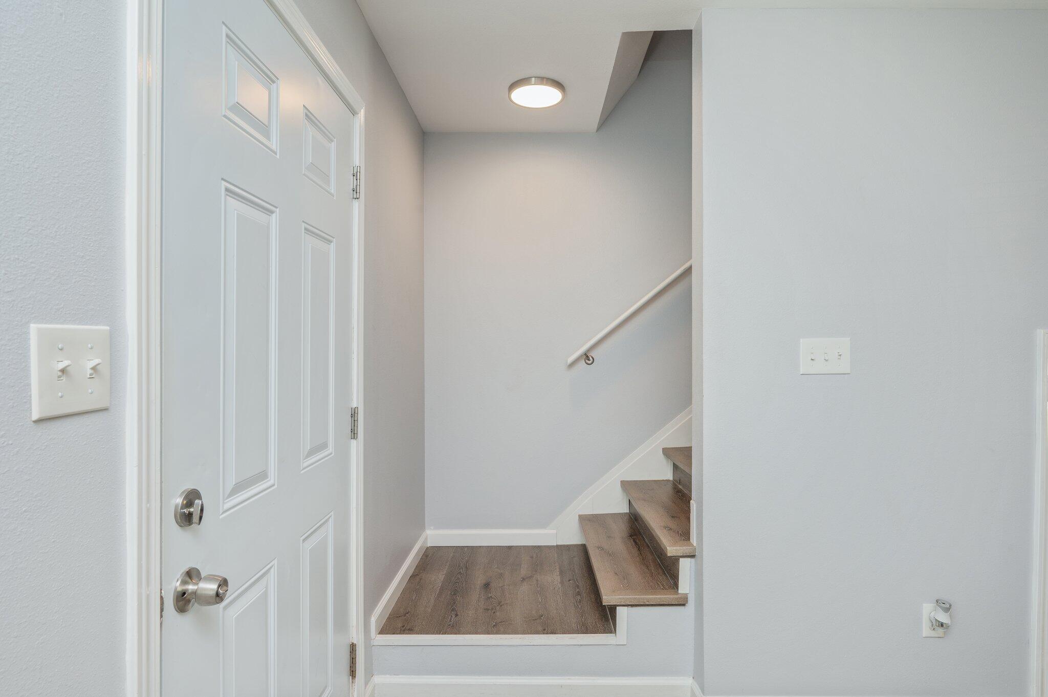 INDIAN HILLS - Residential Lease