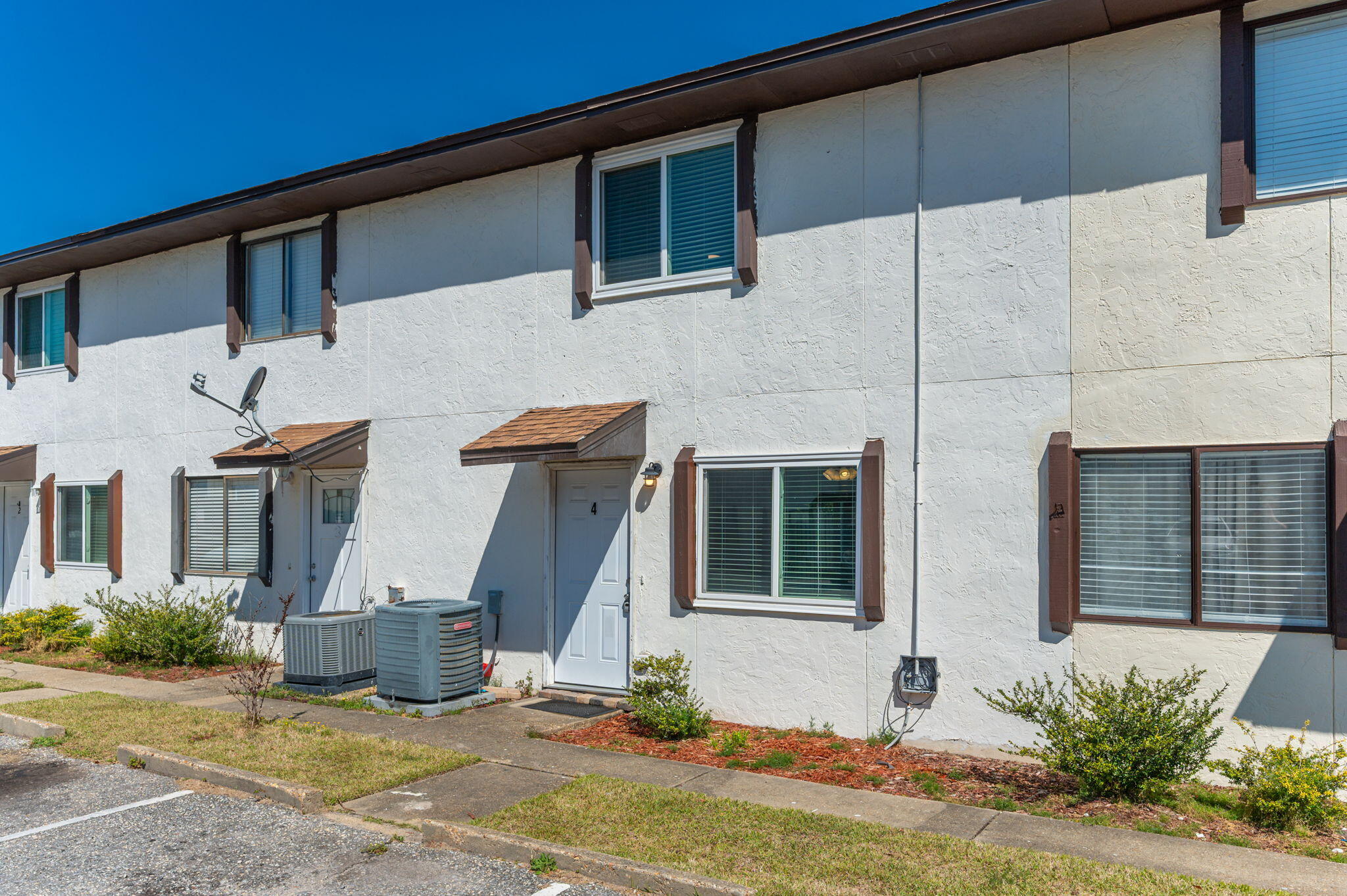 INDIAN HILLS - Residential Lease