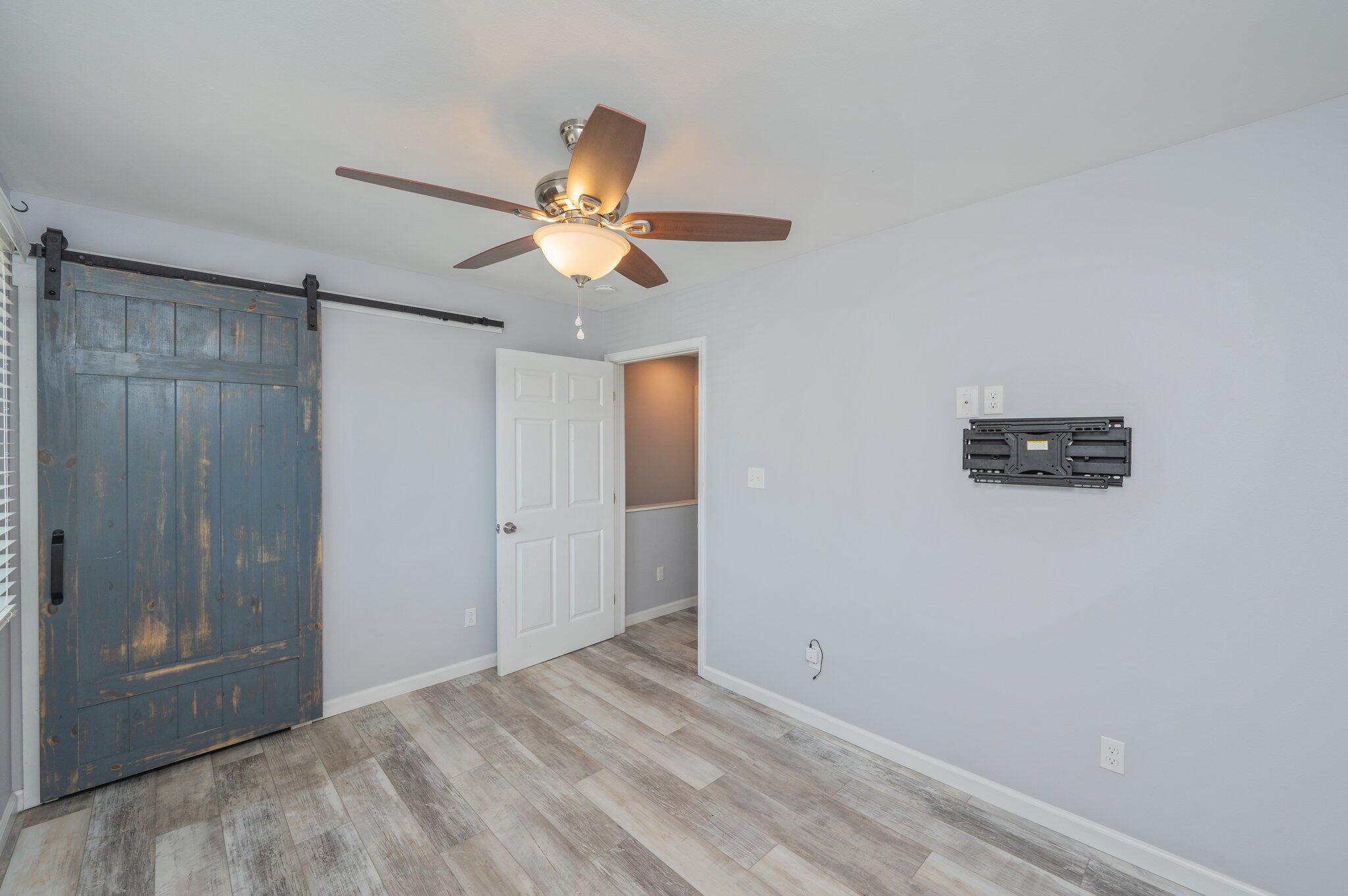 INDIAN HILLS - Residential Lease