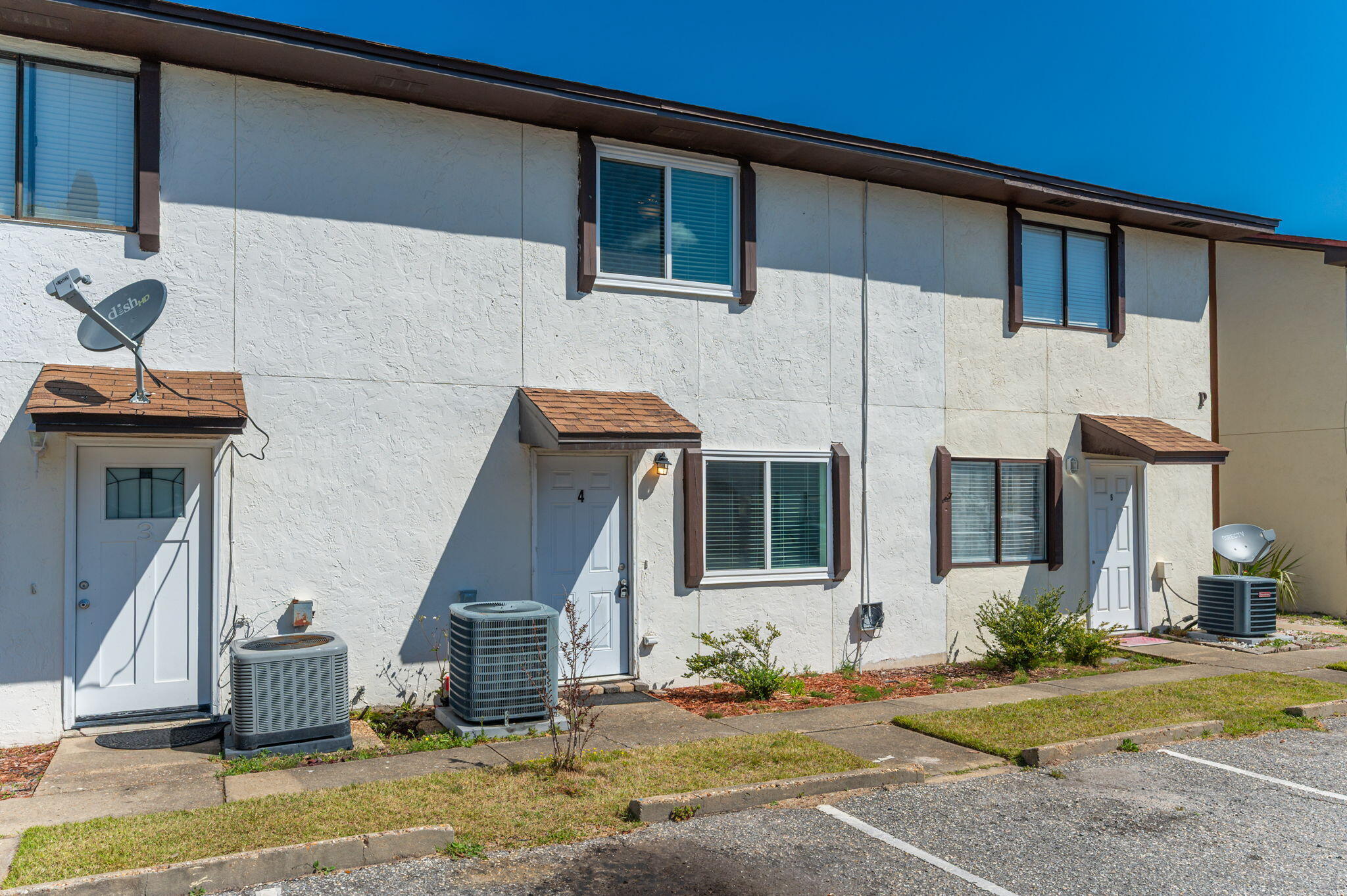 INDIAN HILLS - Residential Lease