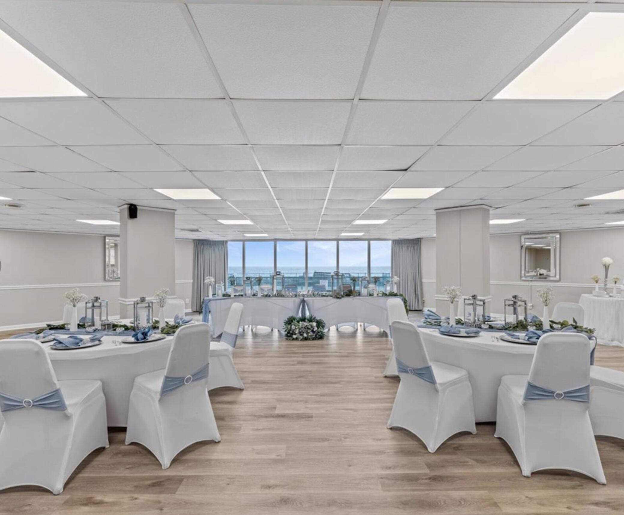 HOLIDAY SURF & RACQUET CLUB - Residential